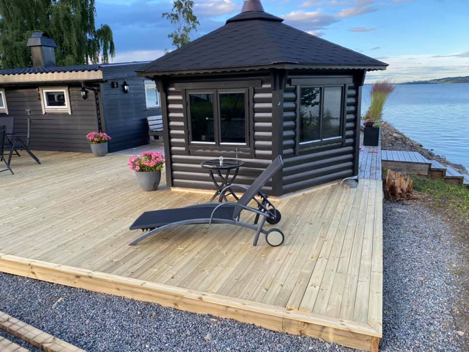 Lite hus bygd på platting